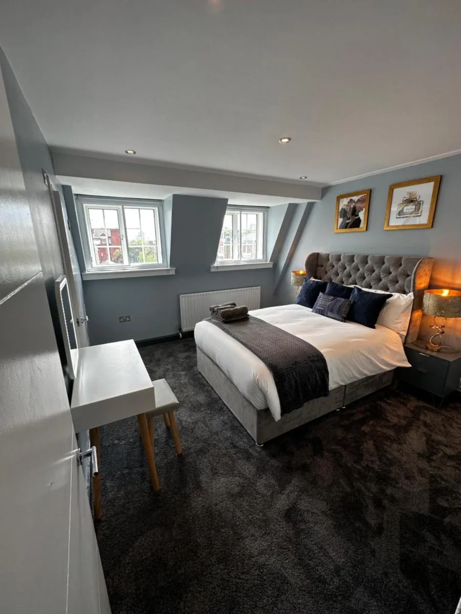 Image 1 of One bedroom flat in Chelsea