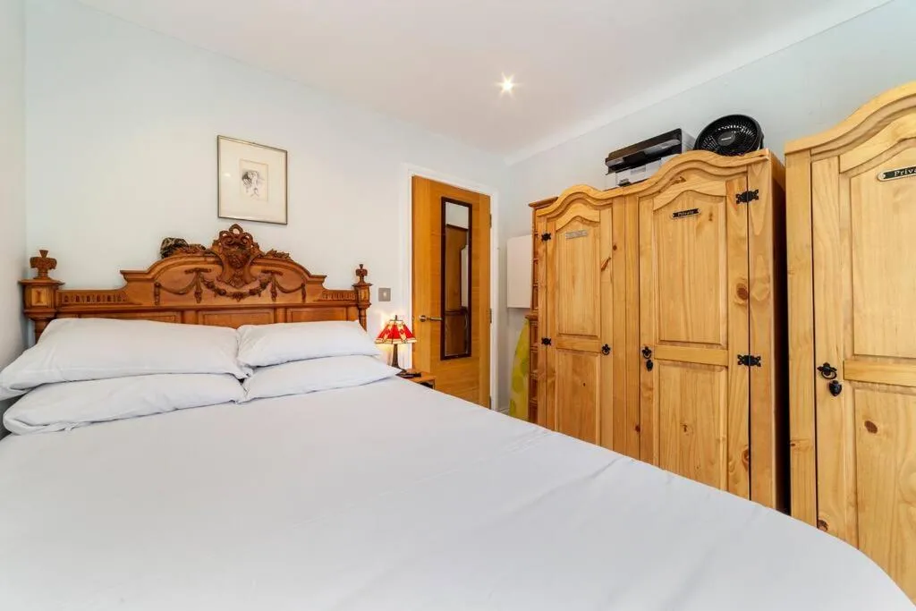 Image 1 of Outstanding Antique 1BR flat in Soho