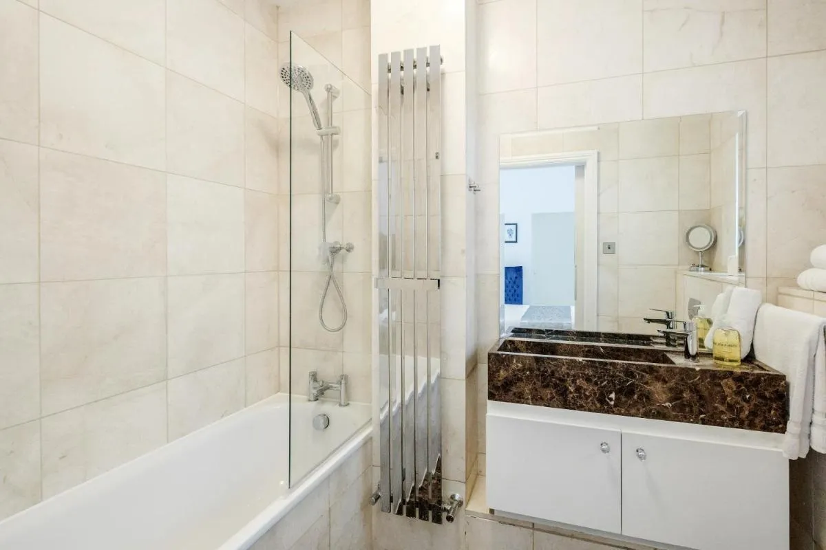 Image 2 of Oxford Street 2 Bed Apartment