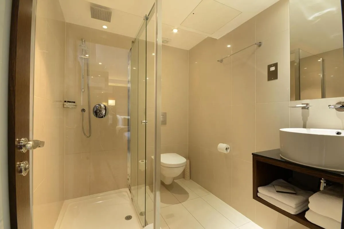 Image 2 of Park Grand London Kensington