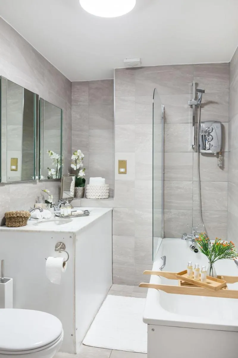 Image 3 of Park Lane Apartments – Clarges Street