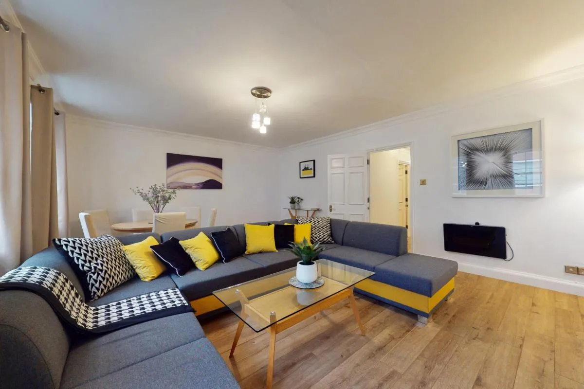 Image 5 of Park Lane Apartments – Clarges Street
