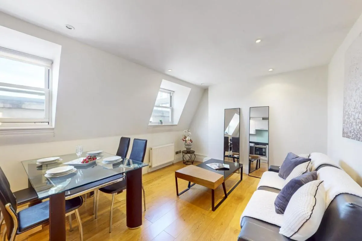 Image 3 of Park Lane Apartments Marylebone