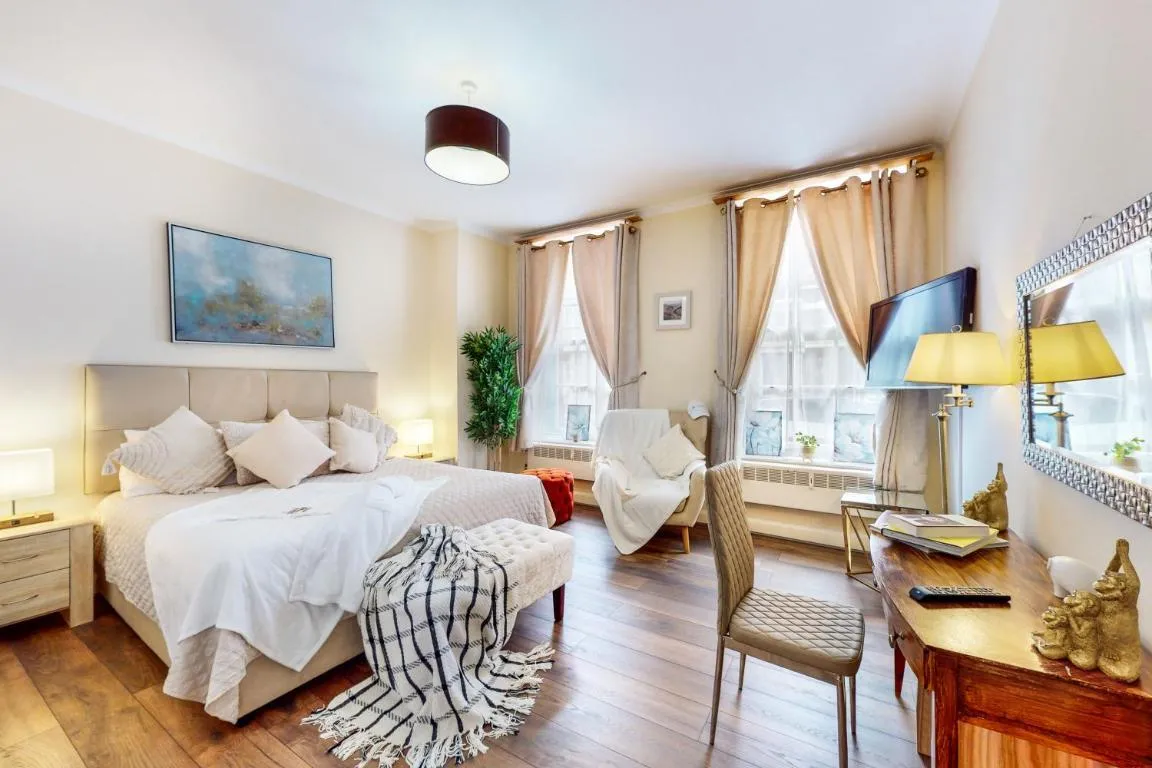 Image of Park Lane Apartments/Shaw House