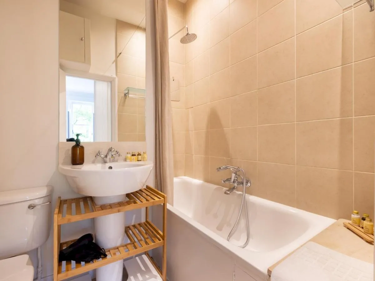 Image 2 of Pass the Keys Gorgeous studio with access to a private garden