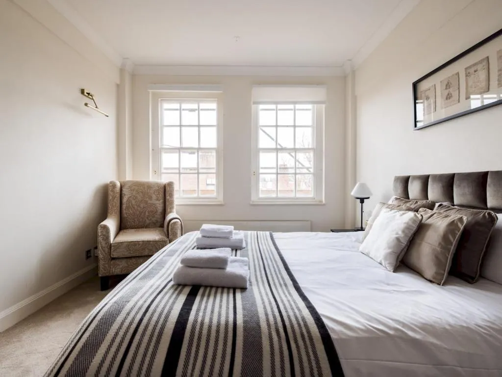 Image of Pass the Keys Spacious 2 bed flat by South Kensington Station