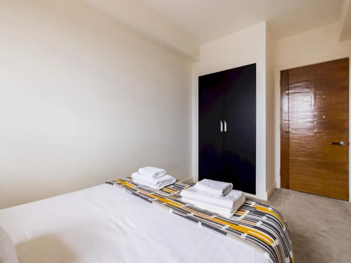 Image 2 of Pass the Keys Spacious 2 bed flat by South Kensington Station