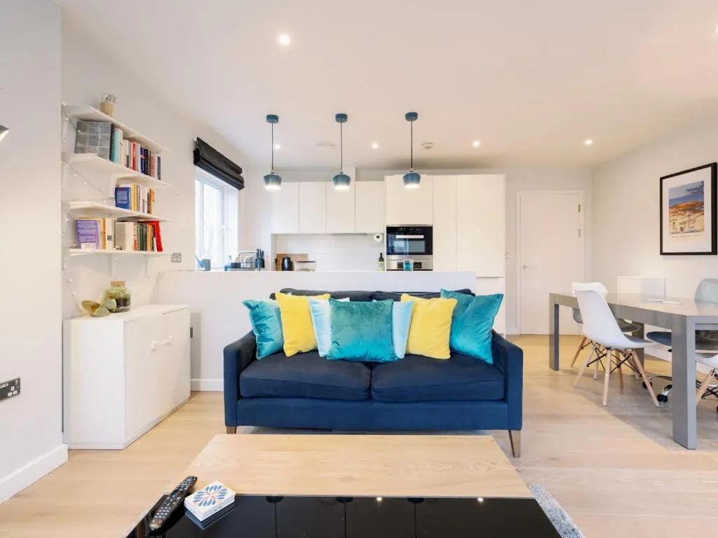 Image of Pass the Keys Stylish Home – Prime Location