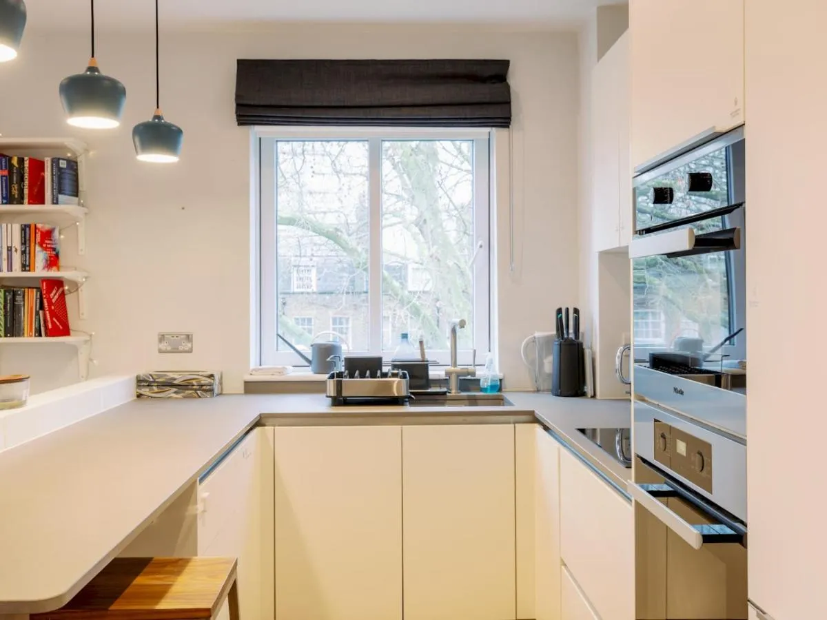 Image 3 of Pass the Keys Stylish Home – Prime Location