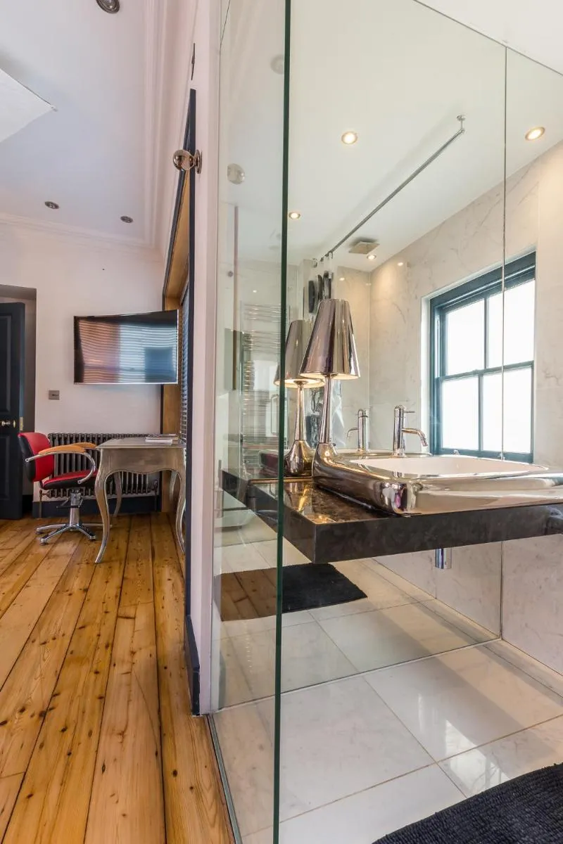 Image 6 of Penthouse