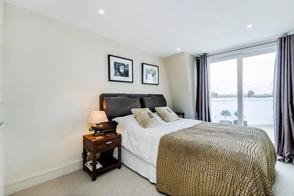Image 1 of Penthouse with stunning views and great location!
