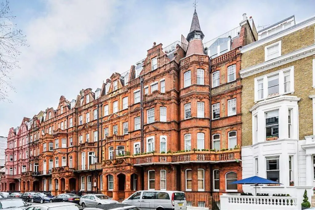 Image 5 of Penthouse with stunning views and great location!