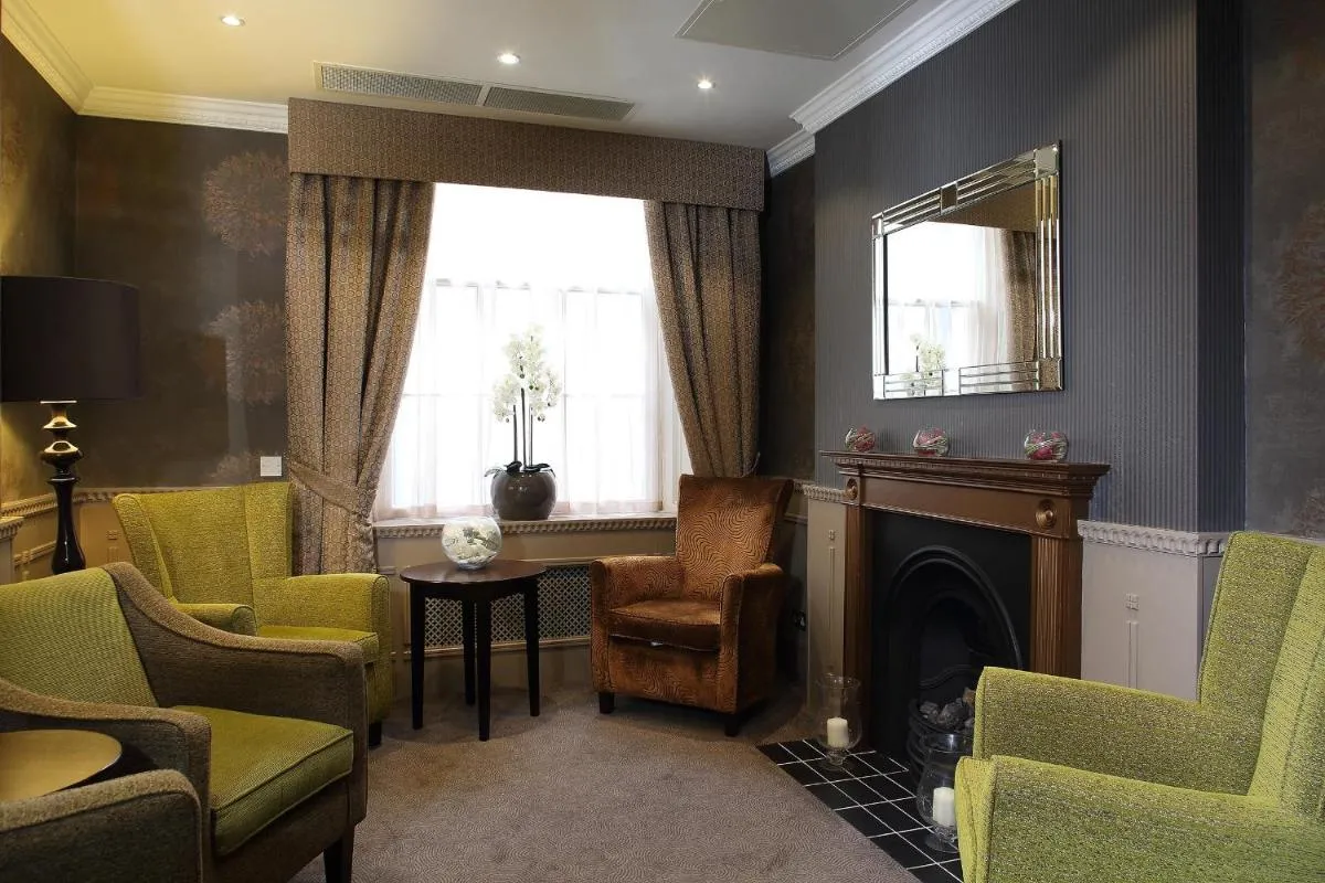 Image 4 of Phoenix Hotel