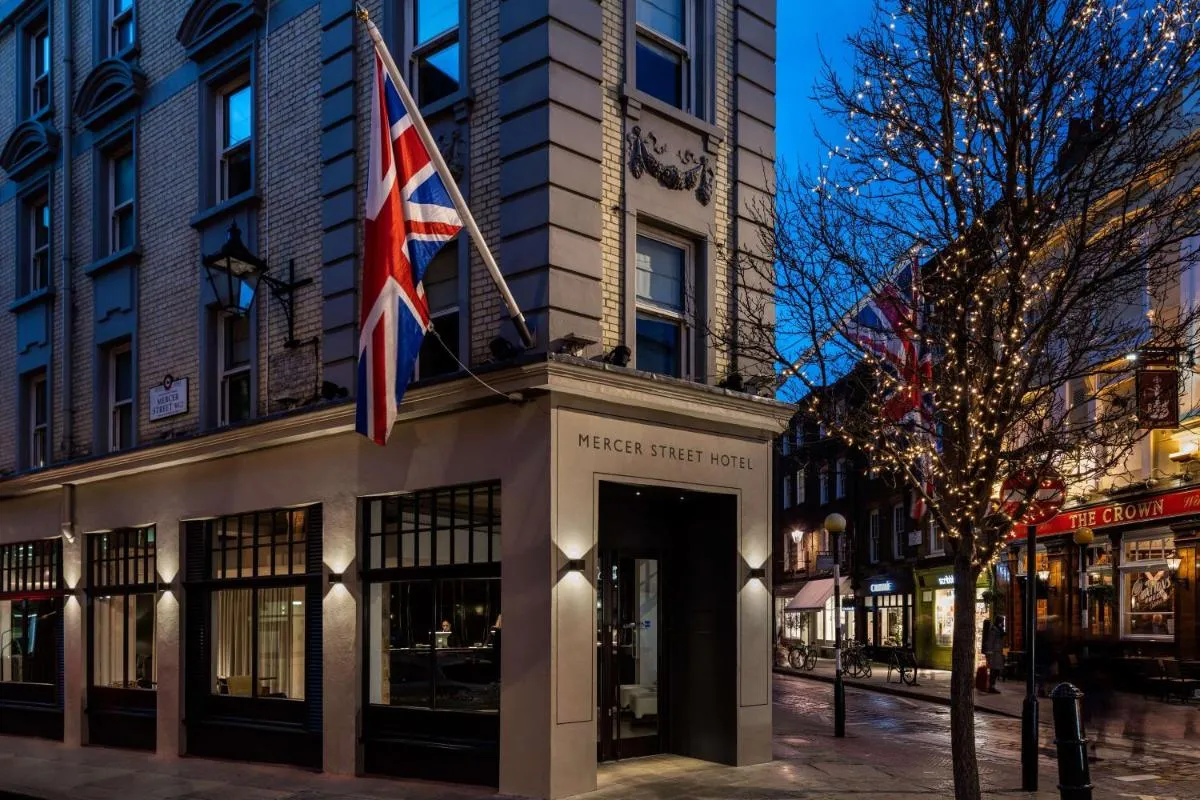Image 1 of Radisson Blu Hotel, London Mercer Street