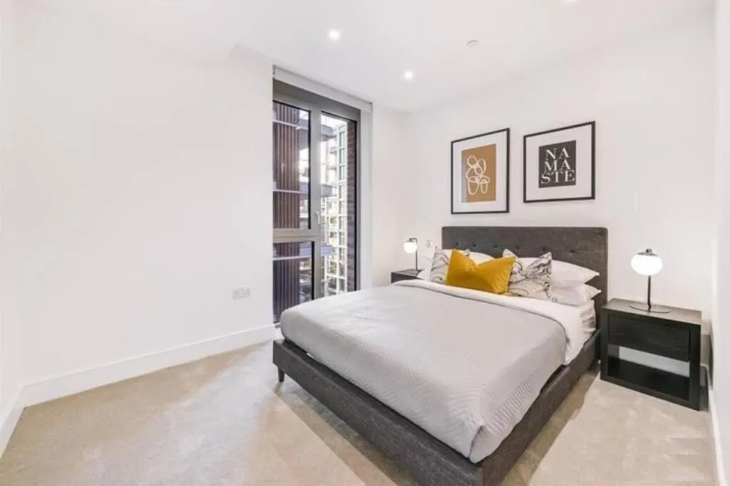 Image 1 of *Rare Find* Luxury London Collection