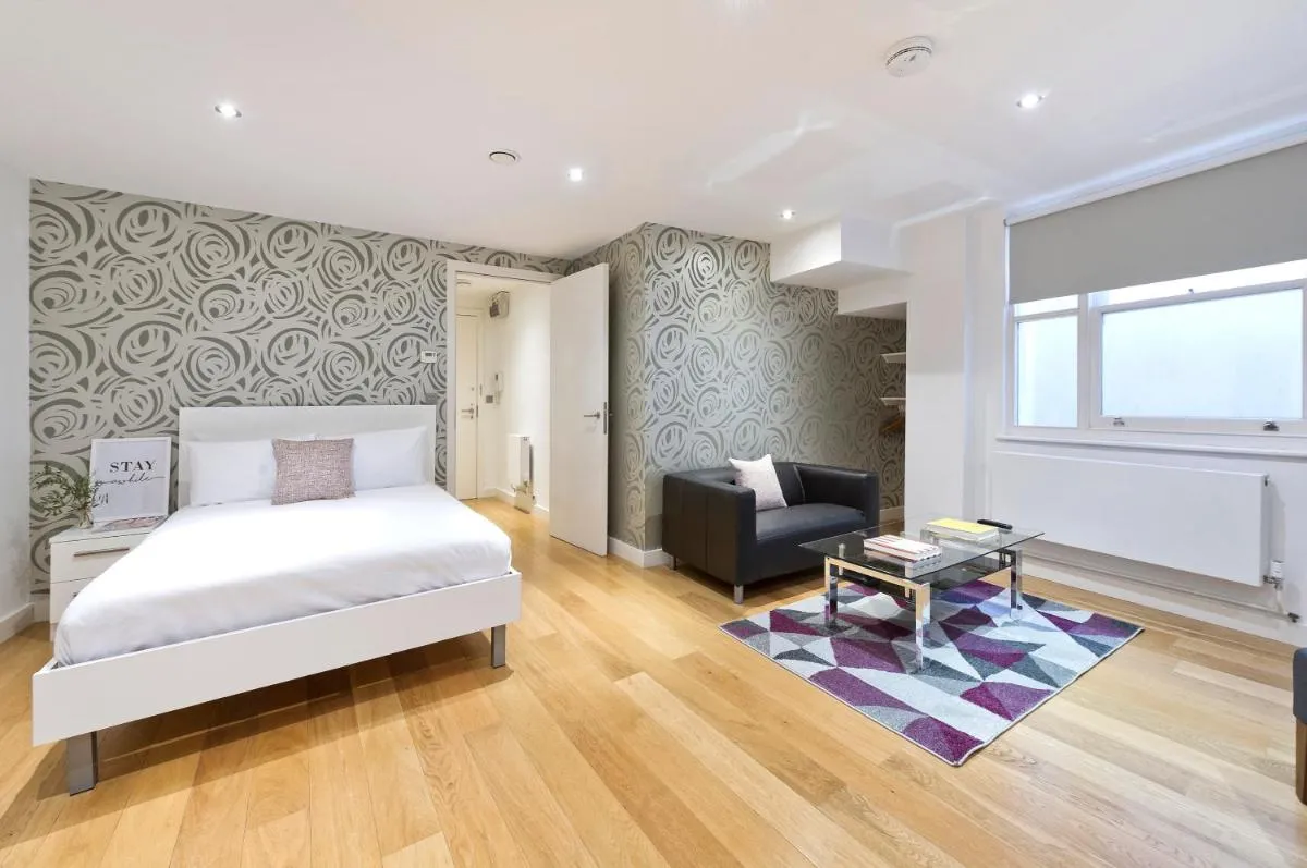 Image 1 of Red Lion Court by City2Stay