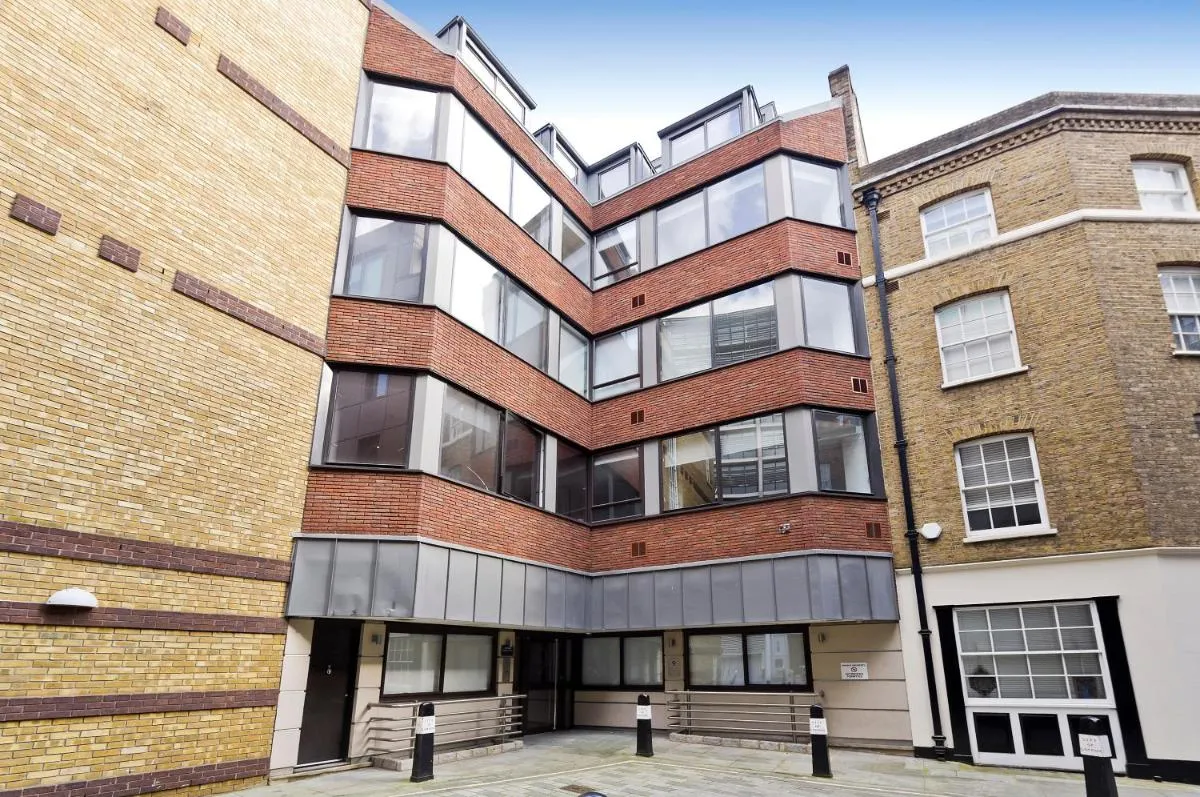 Image 5 of Red Lion Court by City2Stay