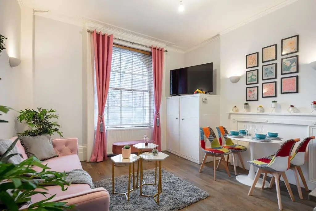 Image of Regent’s Square Serenity – 5ppl
