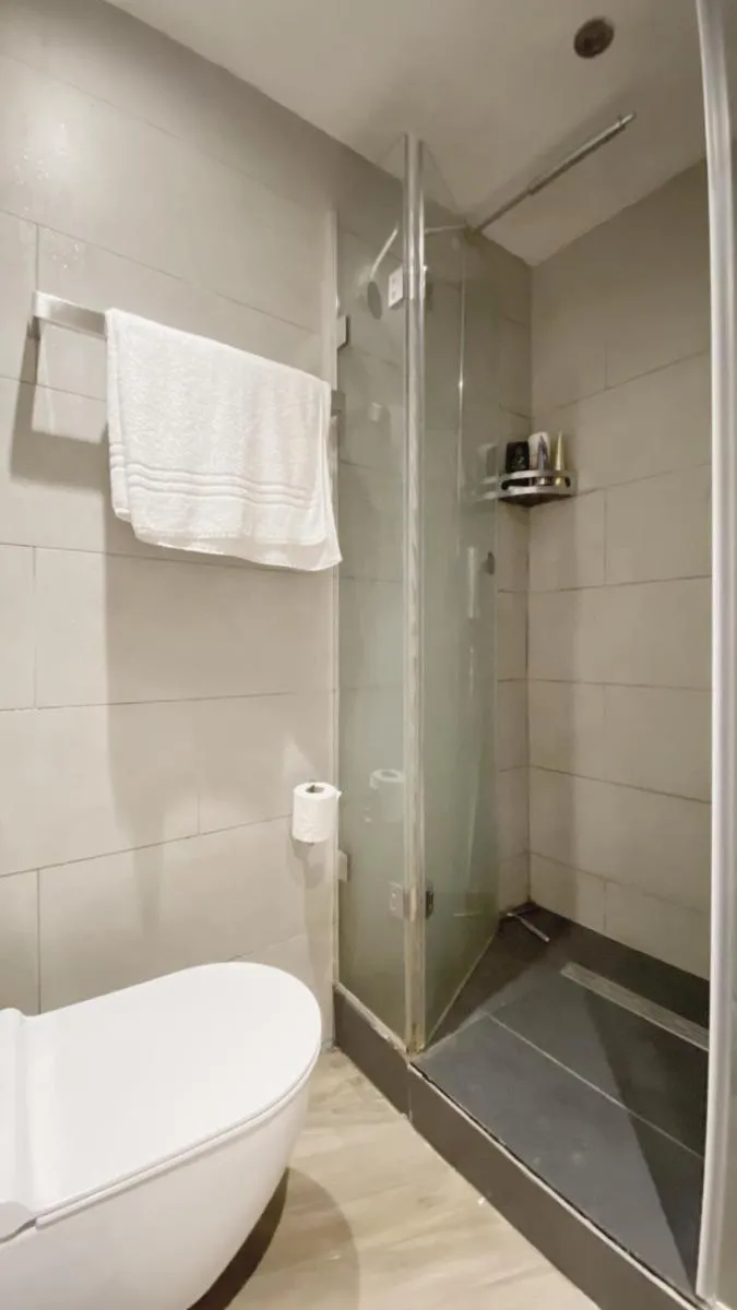 Image 3 of Remarkable 1-Bed Studio in London