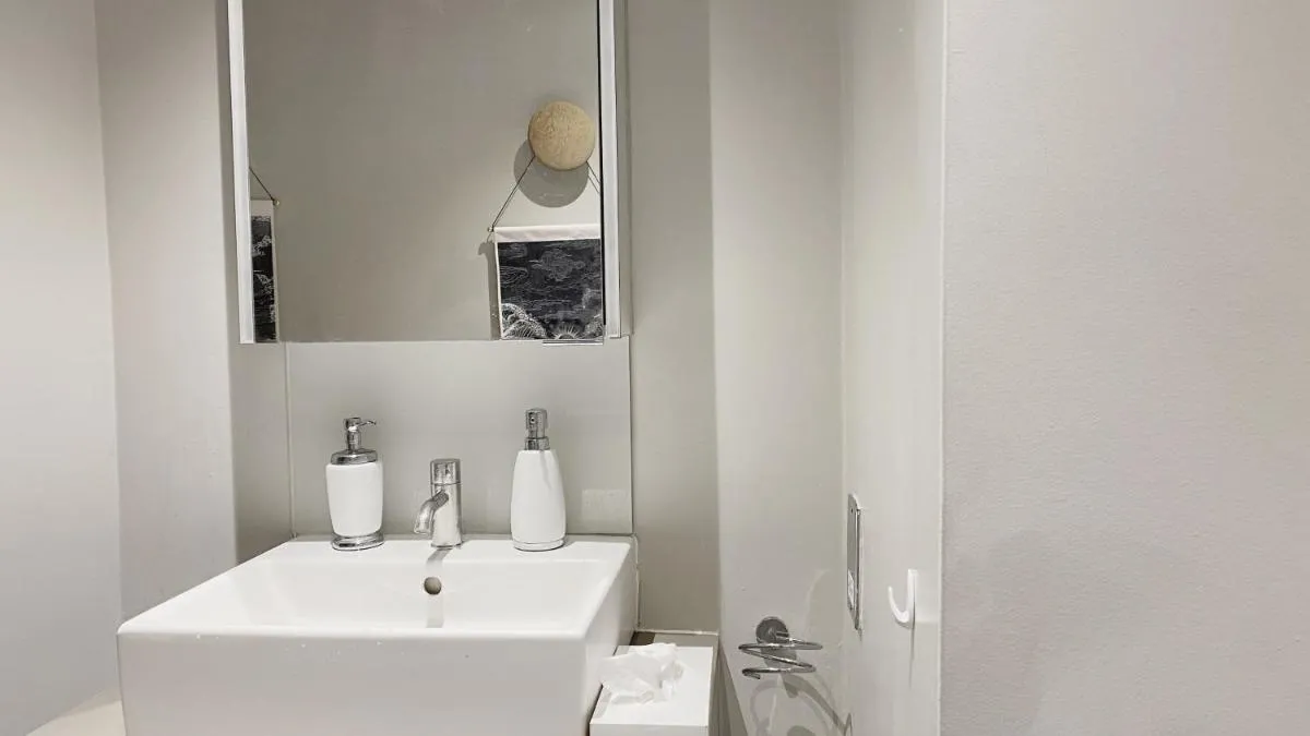 Image 5 of Remarkable 1-Bed Studio in London