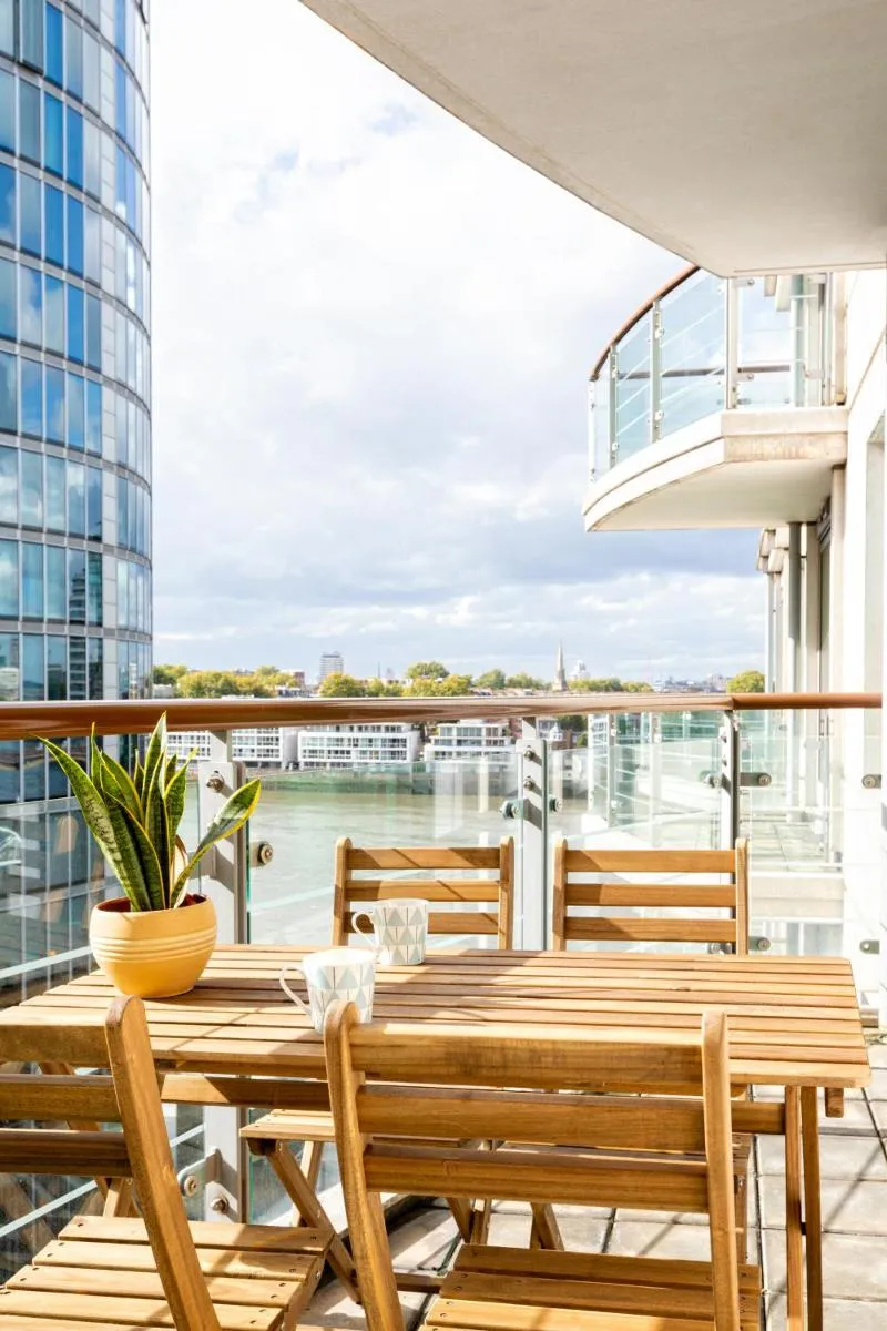 Image 3 of Riverside Balcony Apartments, 10 minutes from Oxford Circus