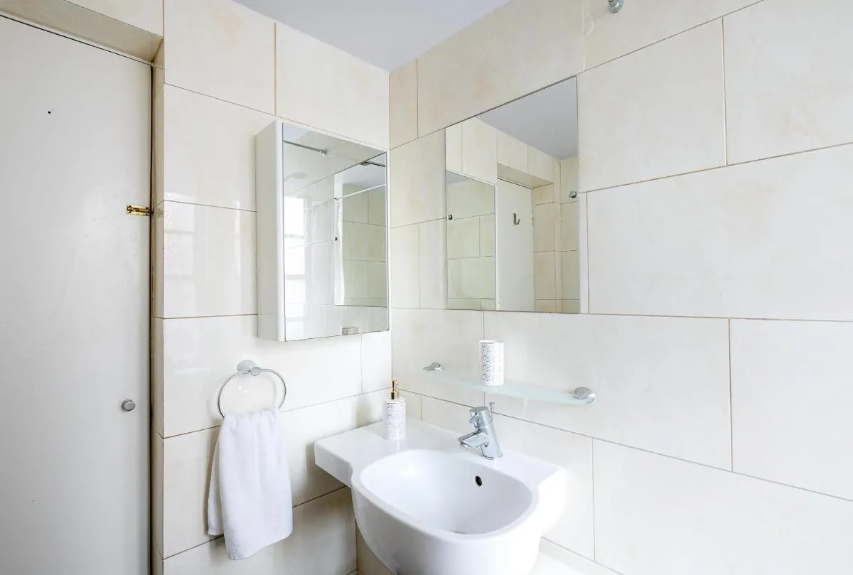 Image 2 of SIAC Paddington Marble Arch