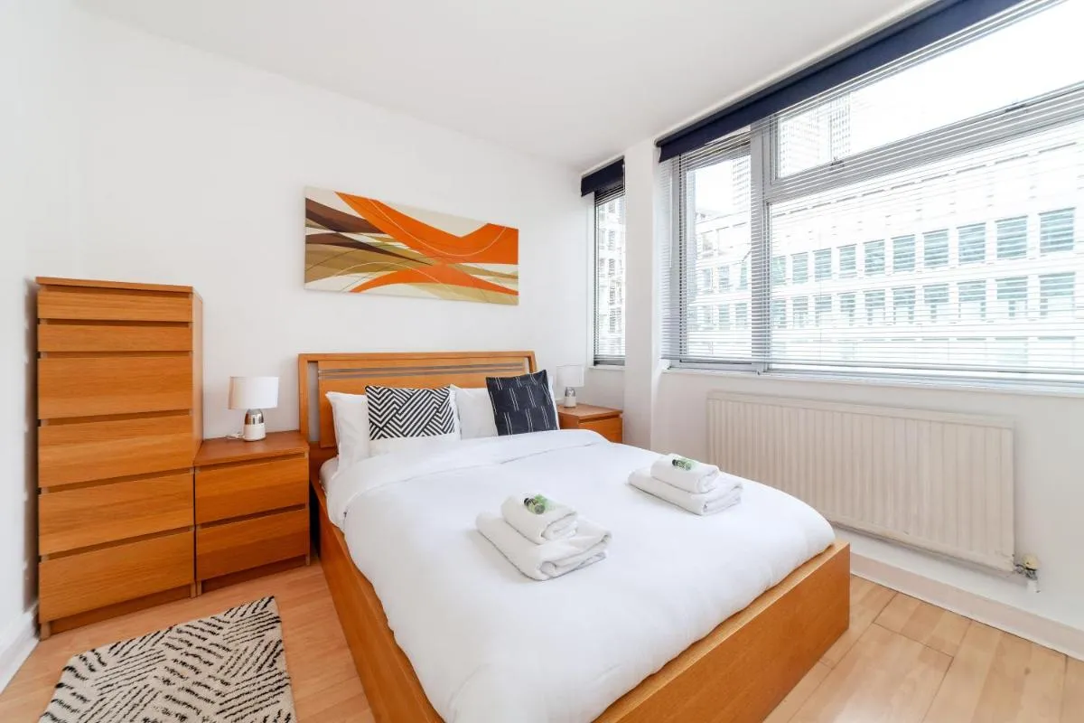 Image 3 of Shiny 1BR Flat in Fitzrovia, 2 min to Tube