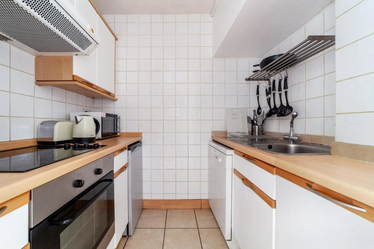 Image 6 of Shiny 1BR Flat in Fitzrovia, 2 min to Tube