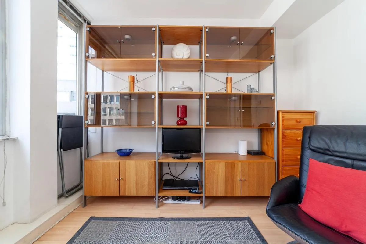 Image 2 of Shiny 1BR Flat in Fitzrovia, 2 min to Tube