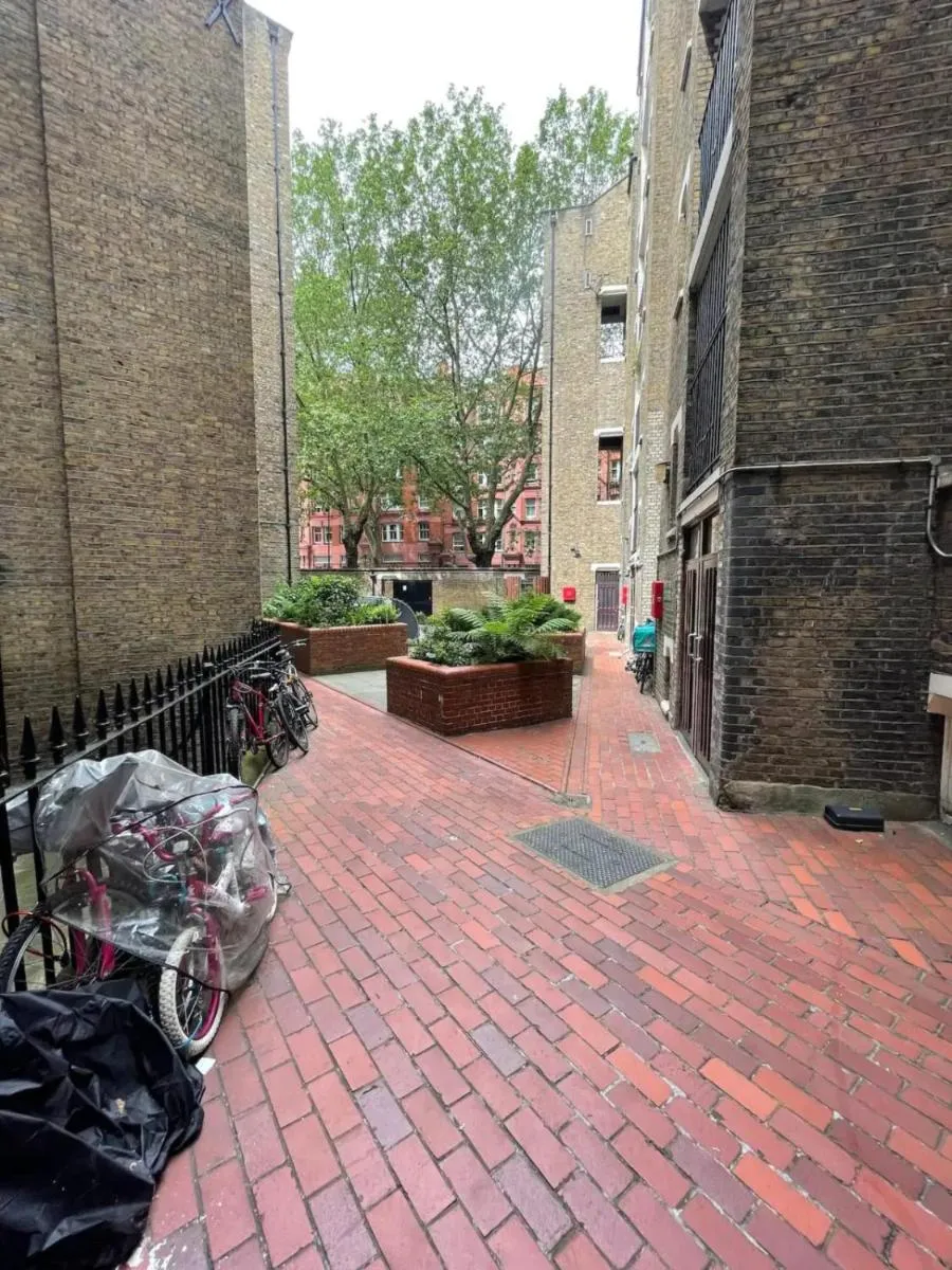 Image 4 of Snug 1BD Flat in the Heart of London – Clerkenwell