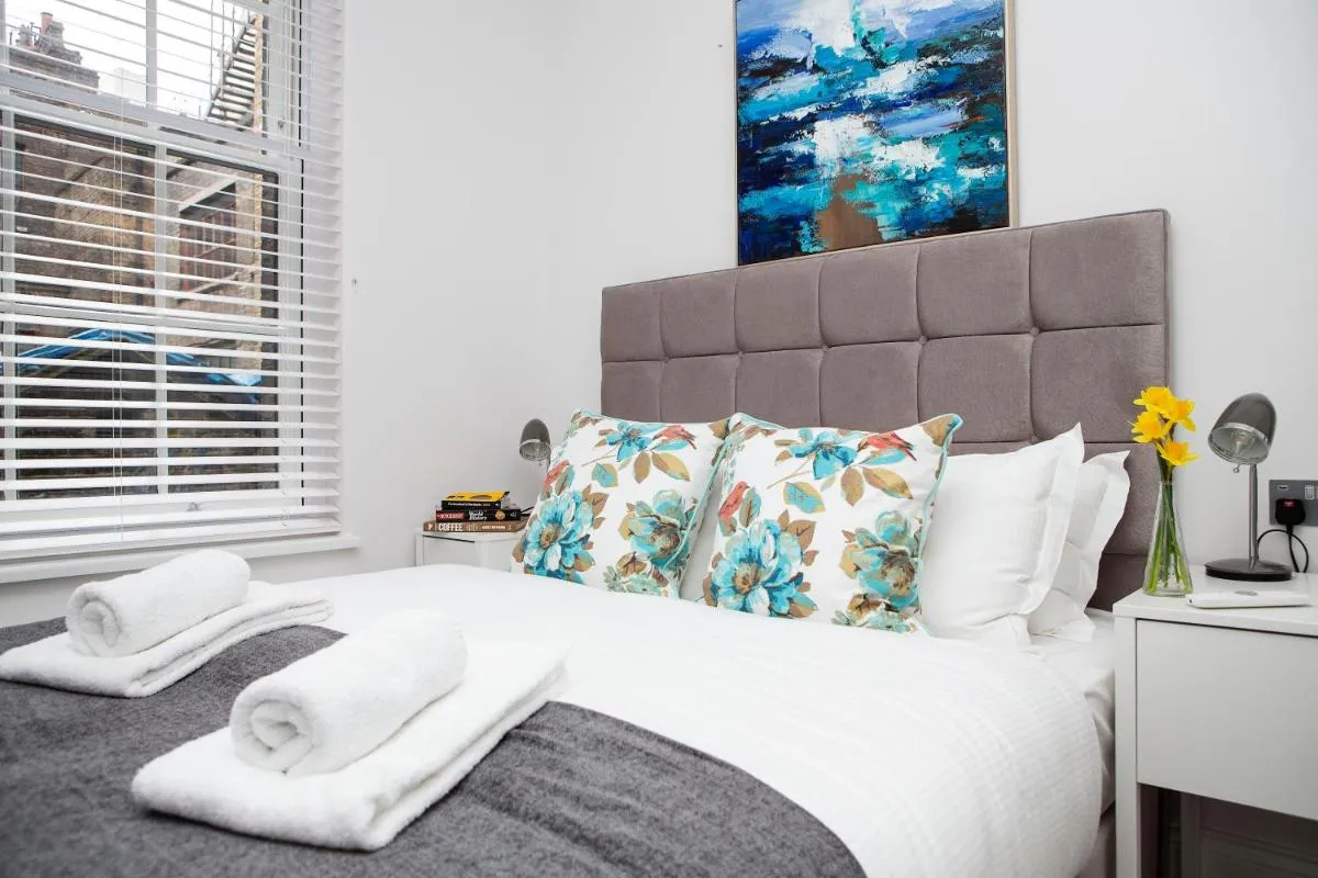 Image 5 of Soho Suites by Indigo Flats