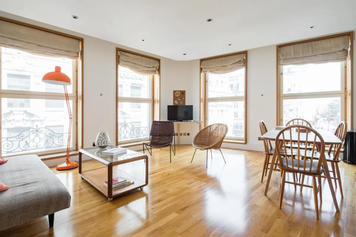 Image 4 of Soulful Central London Apartment