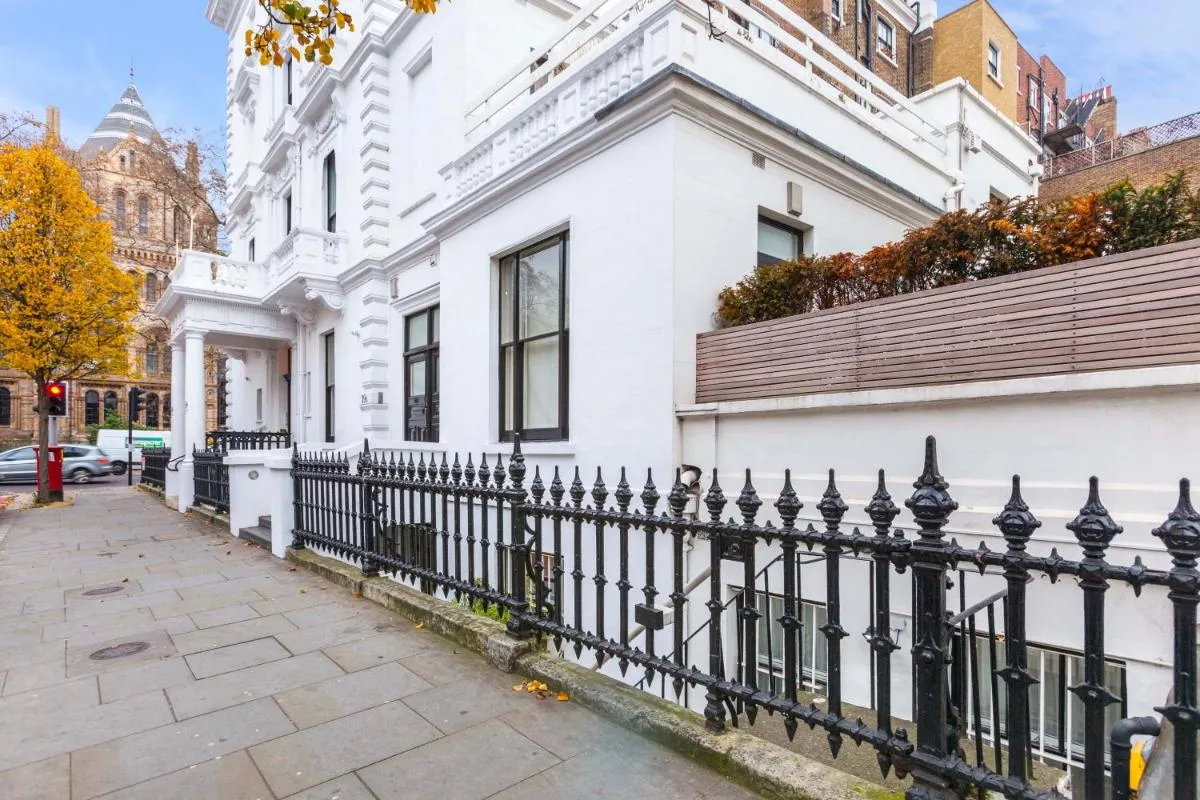 Image 5 of South Kensington Apartment x4
