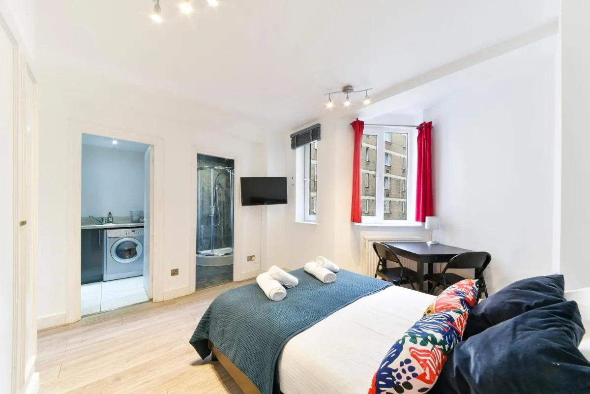 Image 1 of South Kensington Studio