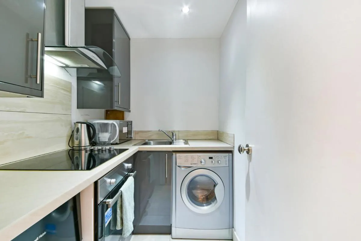 Image 3 of South Kensington Studio