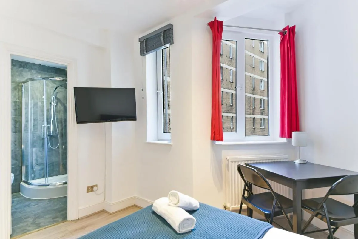 Image 4 of South Kensington Studio