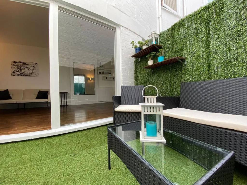 Image of Spacious 1 BR flat with private garden. Ideal for business travelers and couples. 2 mins away from Paddington station.