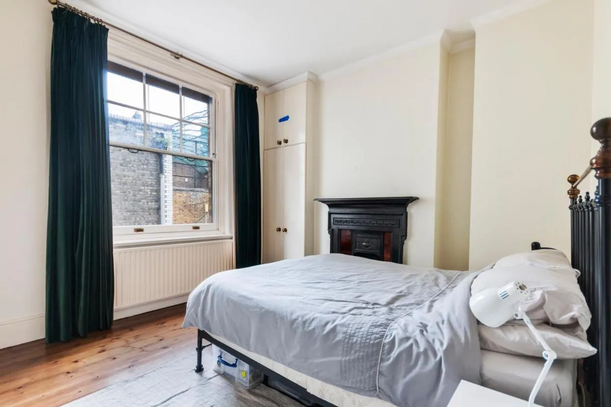 Image 1 of Spacious 1 bed Holborn Apartment