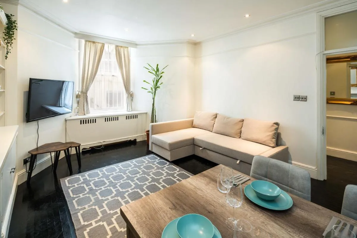 Image 4 of Spacious 1 bedroom / Gloucester Road / Harrods