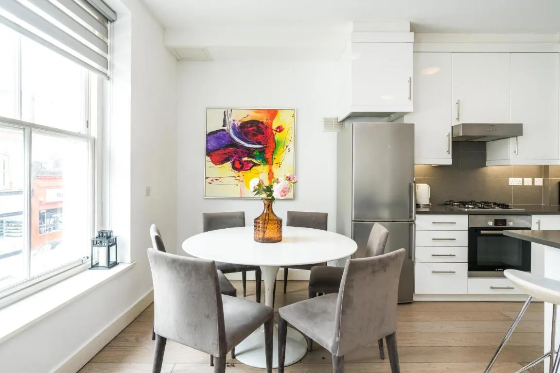 Image of Spacious 2 bedroom / Earls Court / Kensington
