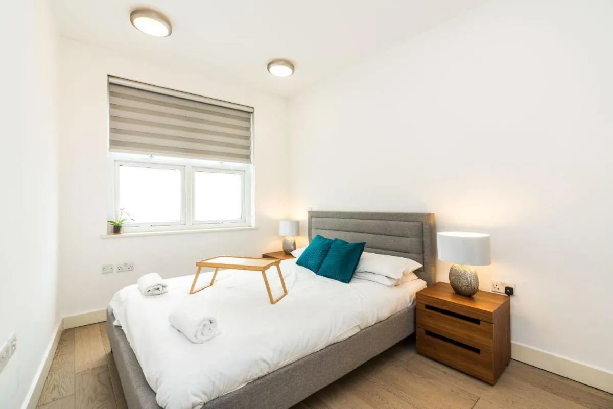 Image 1 of Spacious 2 bedroom / Earls Court / Kensington