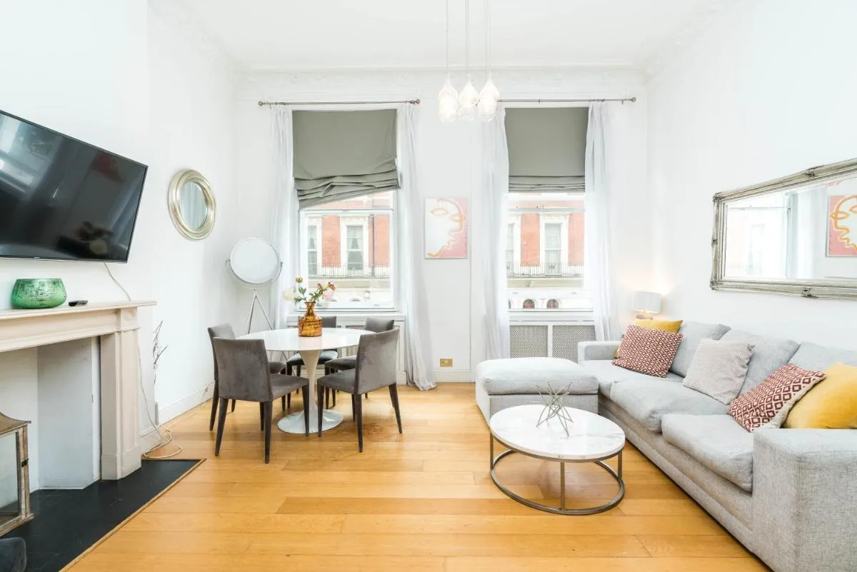 Image 4 of Spacious 2 bedroom / Gloucester Road / Kensington