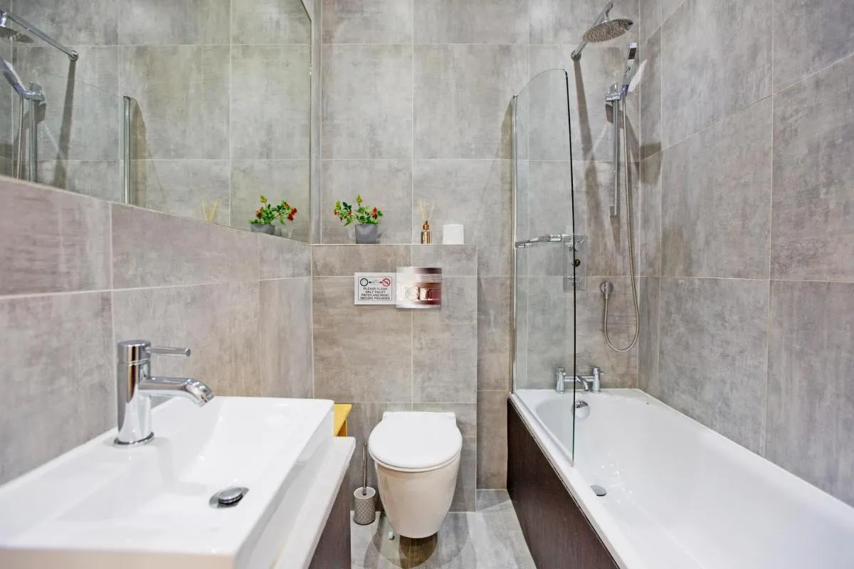 Image 1 of Spacious 3bed kensington