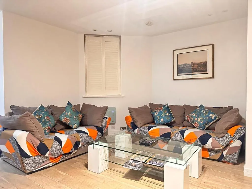 Image of Spacious Central London flat – 2BHK