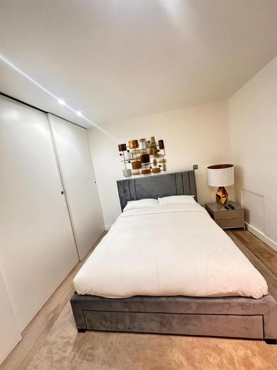 Image 2 of Spacious Central London flat – 2BHK