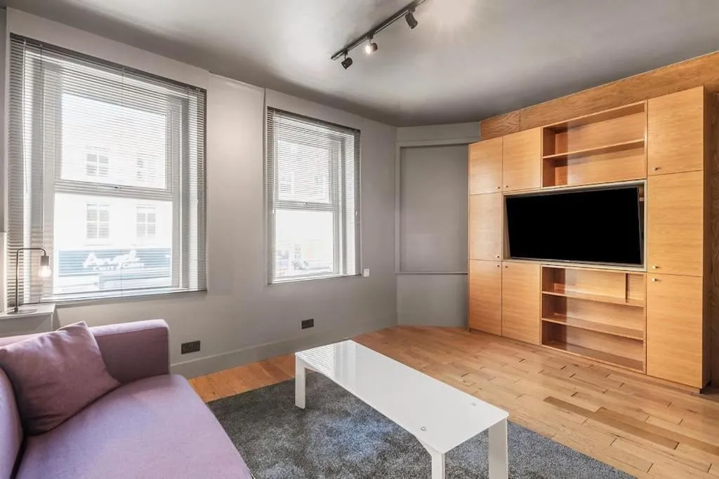 Image 4 of Spacious Home on Chapel Market