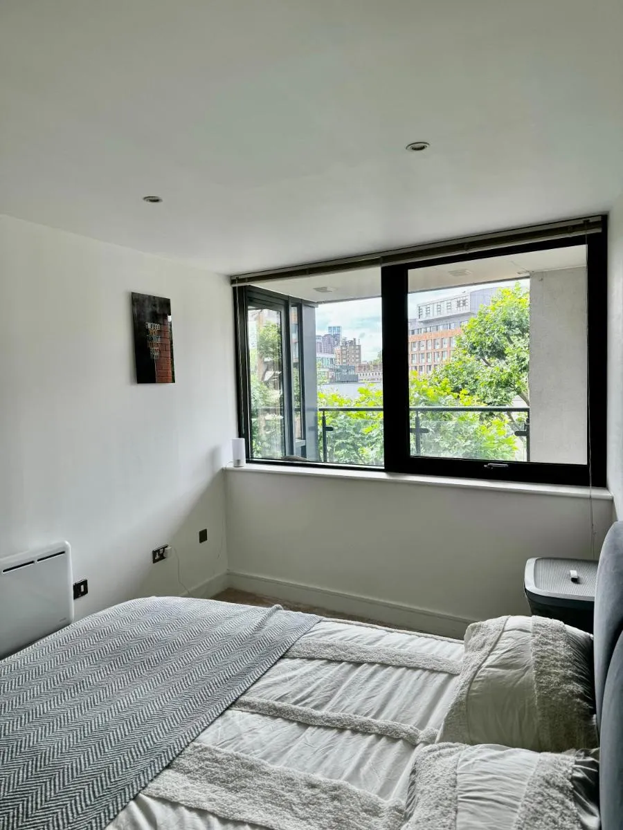 Image 2 of StayInn Borough