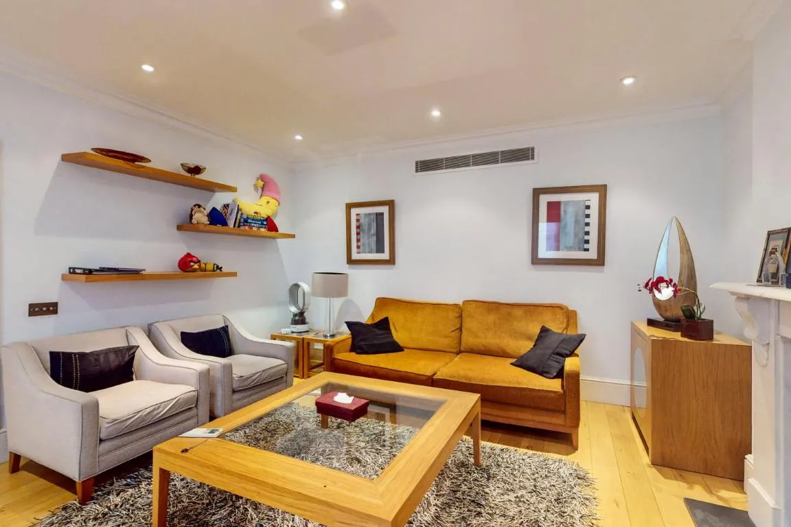 Image of Stunning 2BD flat in South Kensington with a patio