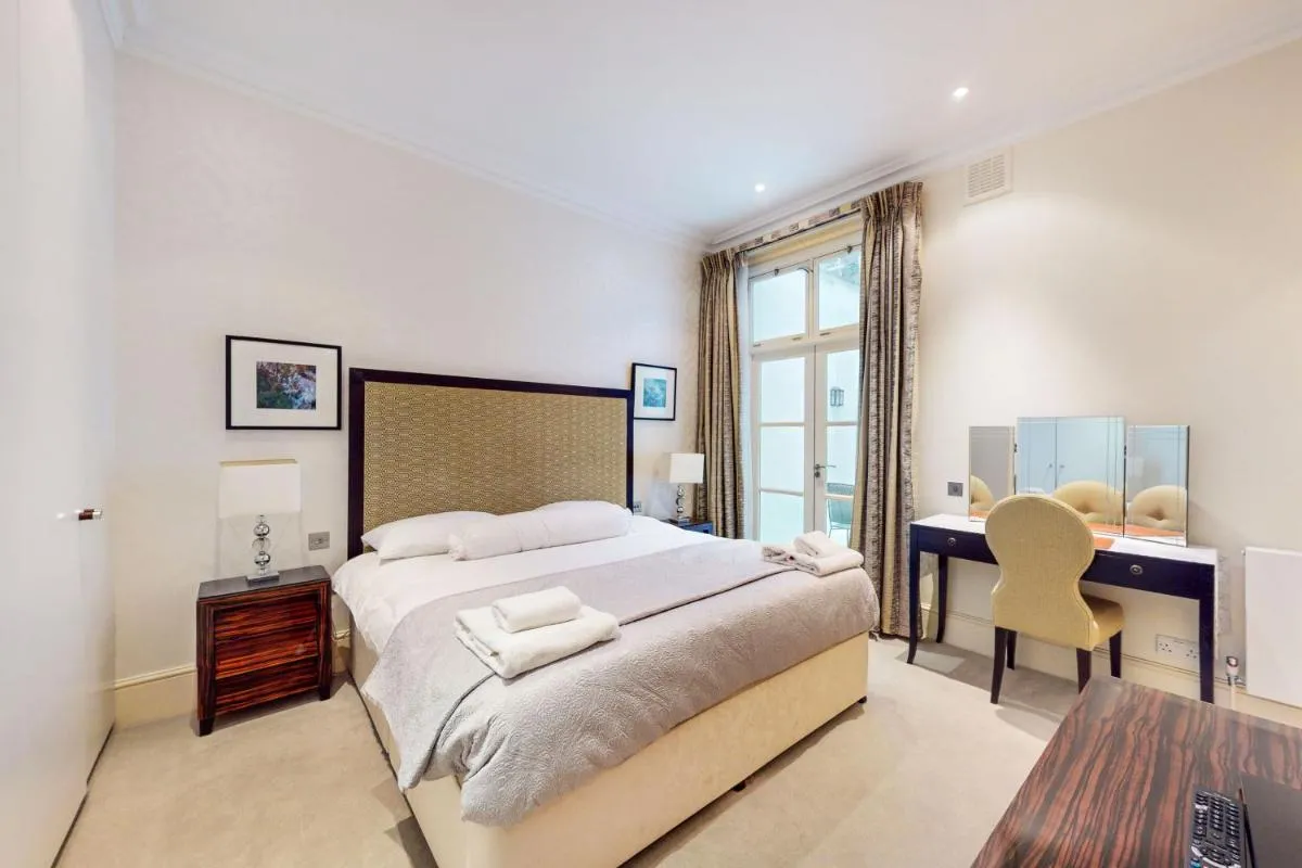 Image 1 of Stunning 2BD flat in South Kensington with a patio