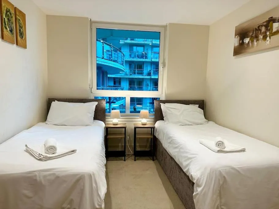 Image 5 of Stunning 2 Bed Thames River View – Central London
